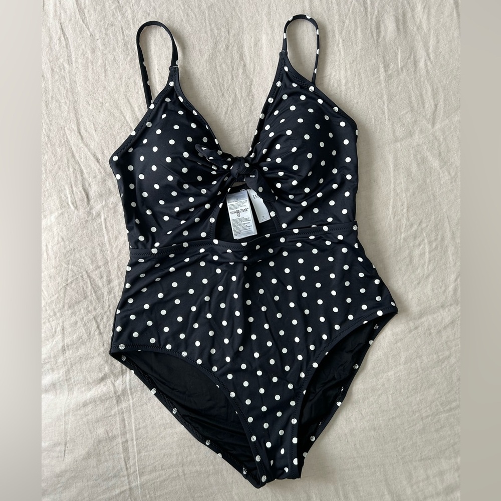 GAP Polka Dot Swimsuit (never worn)
